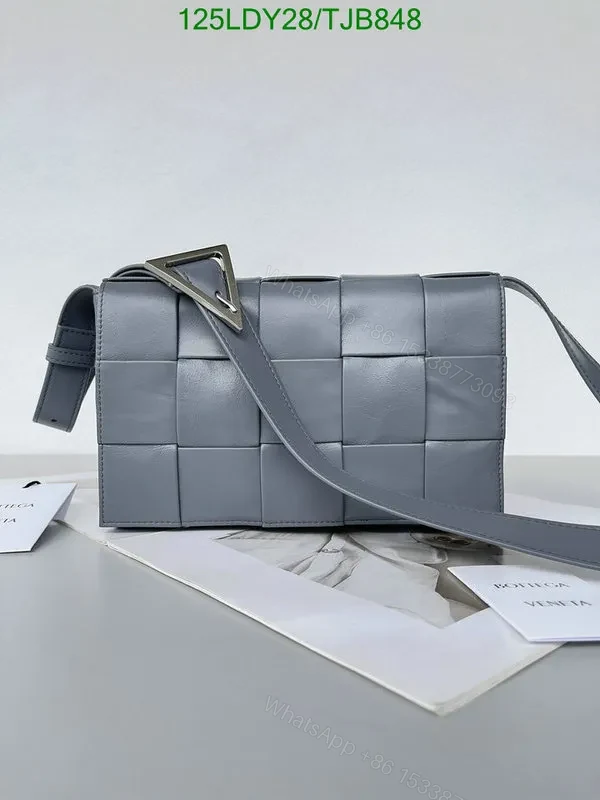 View 22 of Bottega Veneta Premium Nappa Leather Intrecciato Weave Bag with Magnetic Fastening BV9101
