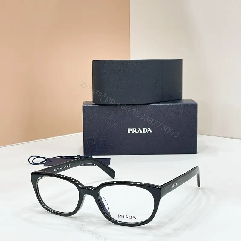 Refined Square Sunglasses: Luxury Crystal Optics, Iconic Flair — view 1
