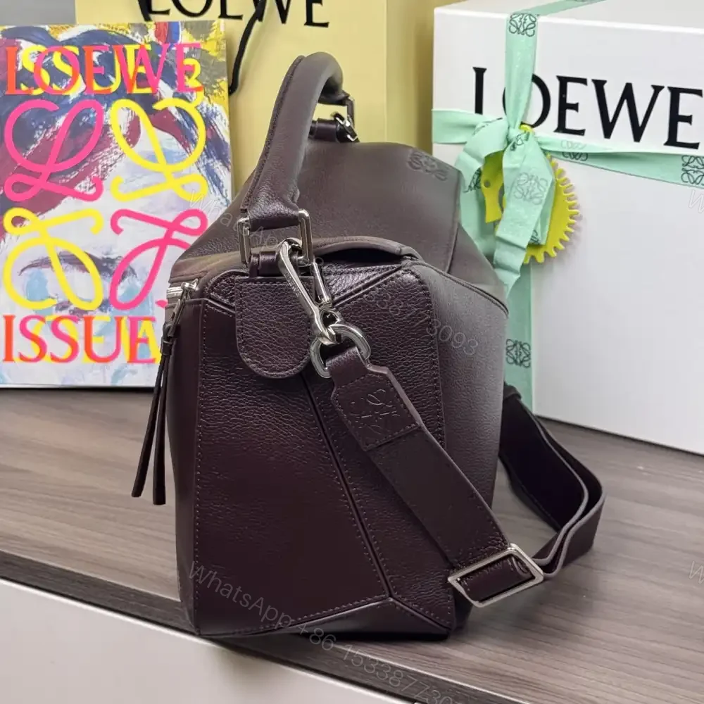View 3 of 高仿Loewe*Puzzle系列3468鹿皮斜挎包血紫色大號免檢版