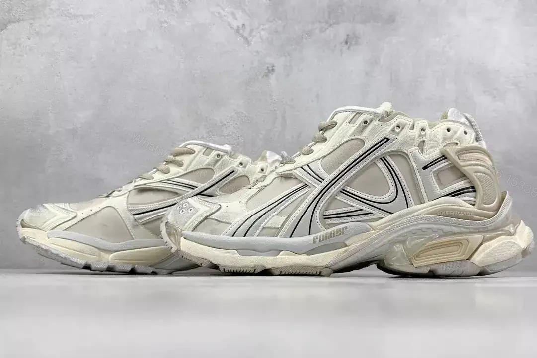 View 4 of BALENCIAGA RUNNER SNEAKER IN BEIGE NYLON AND SUEDE-LIKE FABRIC – BB267