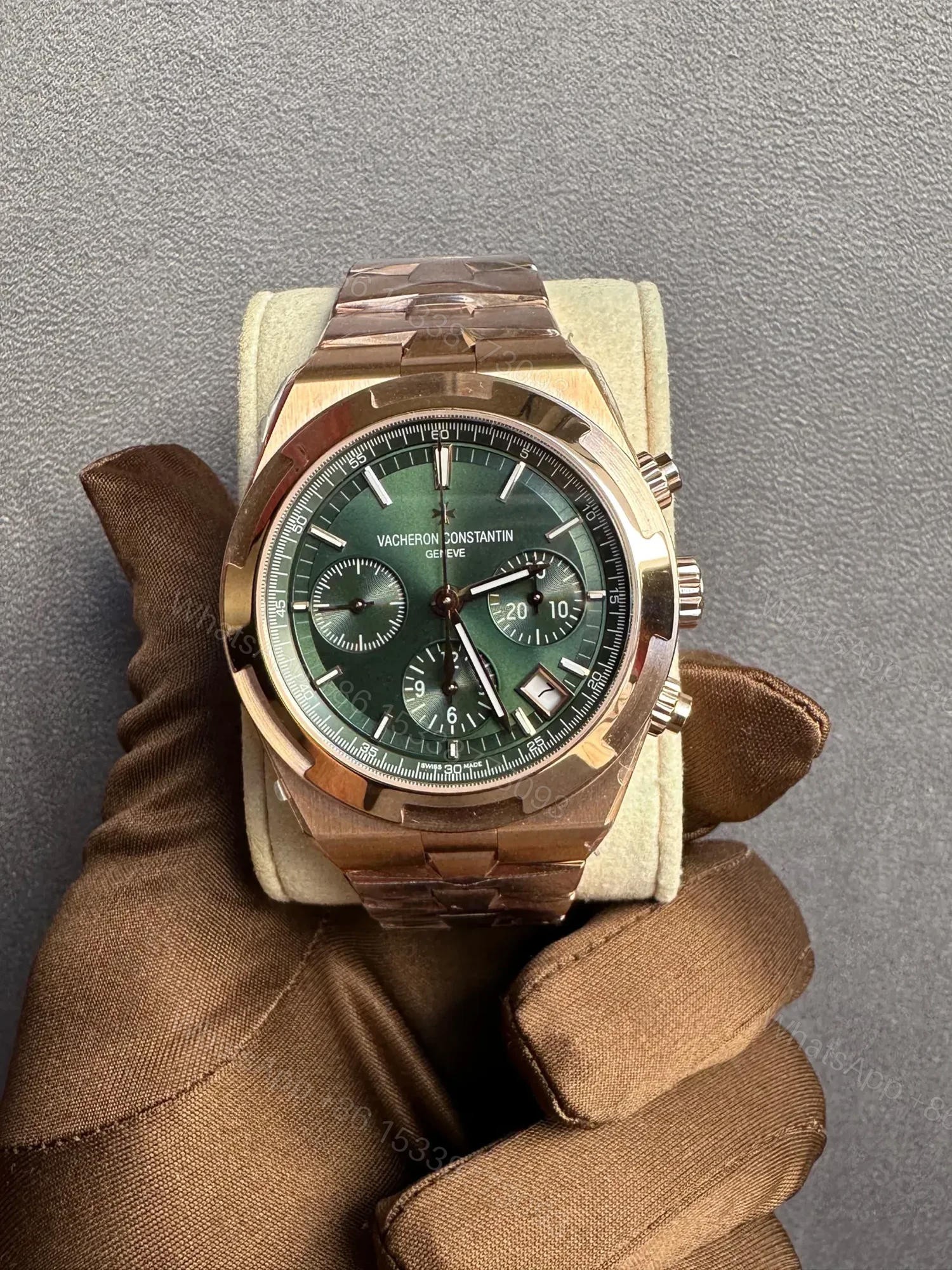 Vacheron Constantin Overseas Chronograph — view 1
