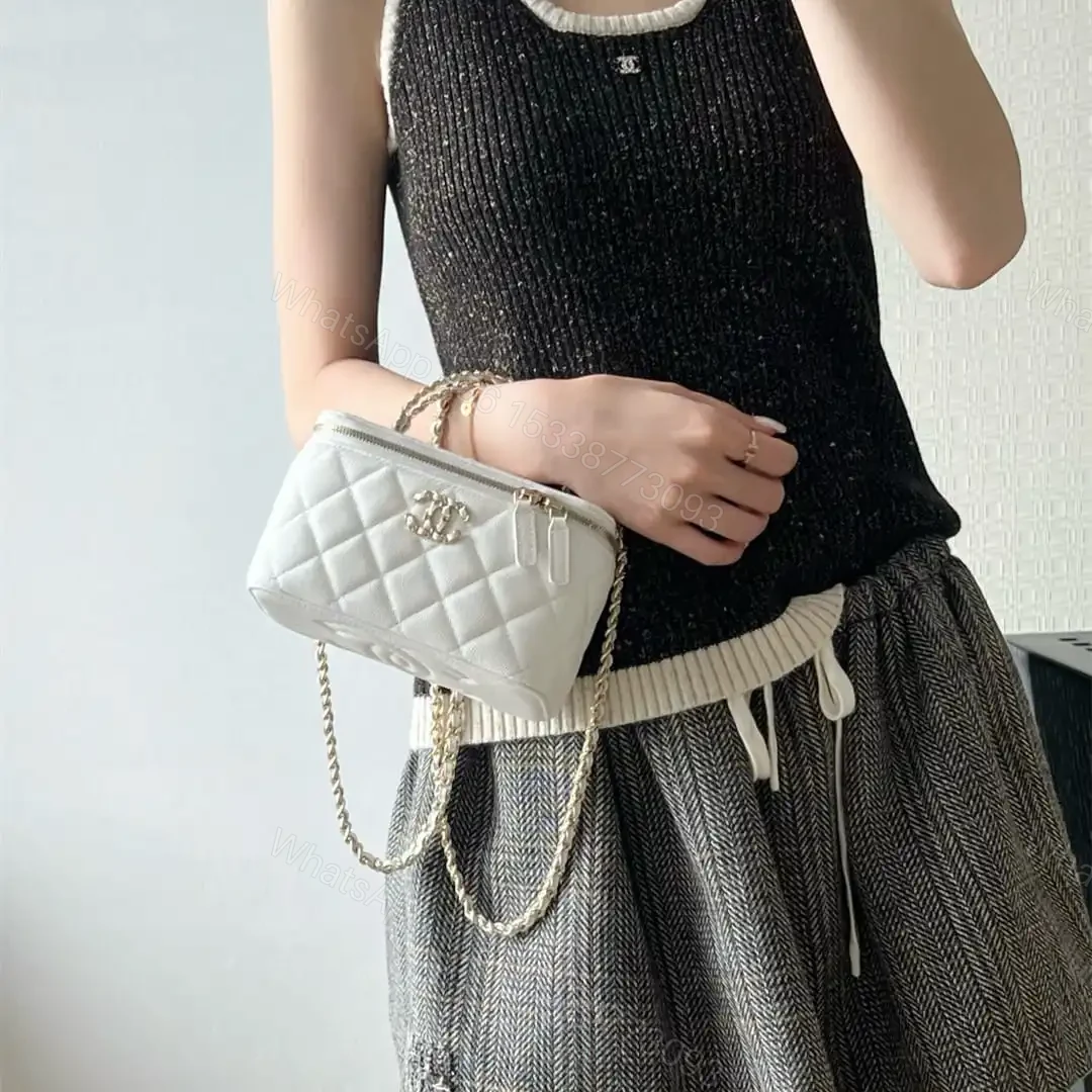 View 23 of 高仿Chanel*26S系列AP5182小球紋牛皮盒子包白色免檢版