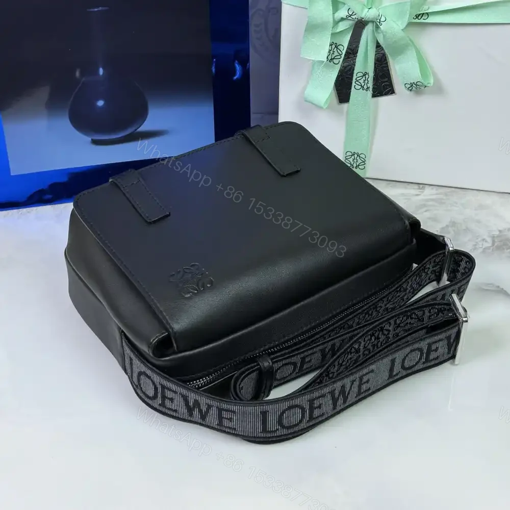 View 6 of 高仿Loewe*Military系列1100牛皮男士郵差包黑色小號免檢版