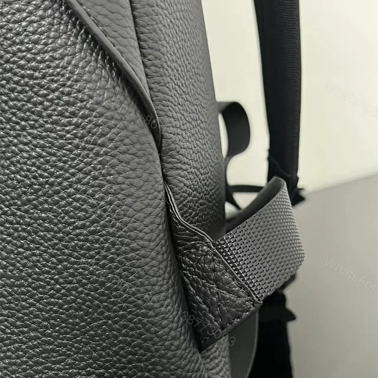 View 14 of 高仿BalenciagaExplorer系列小牛皮背包XS
