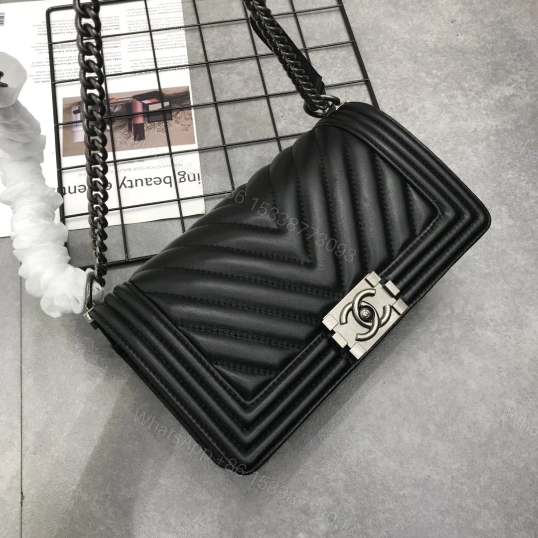 View 4 of CHANEL Boy Chanel