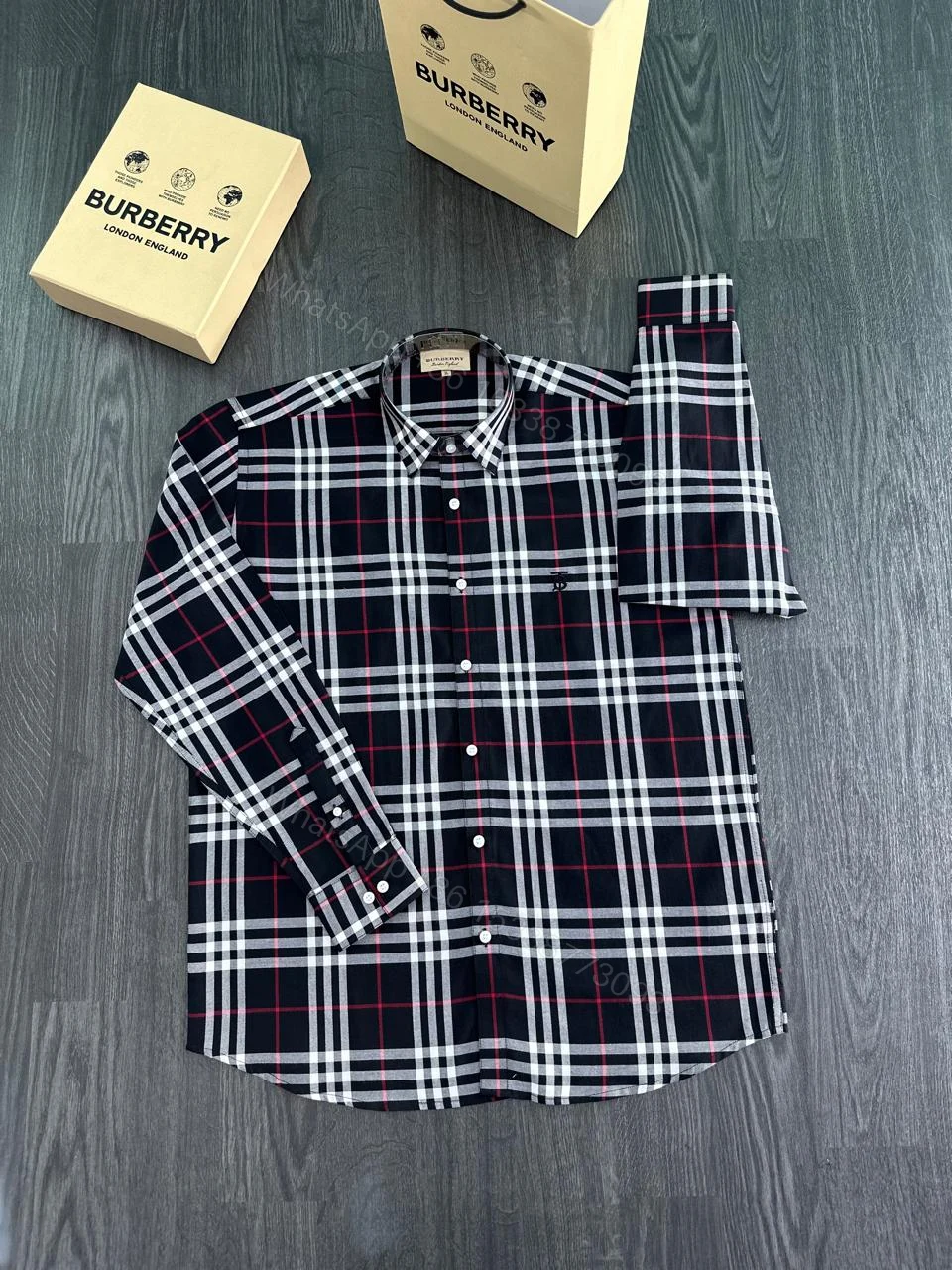 View 4 of FIRST COPY BURBERRY CHECKS STORE ARTICLE