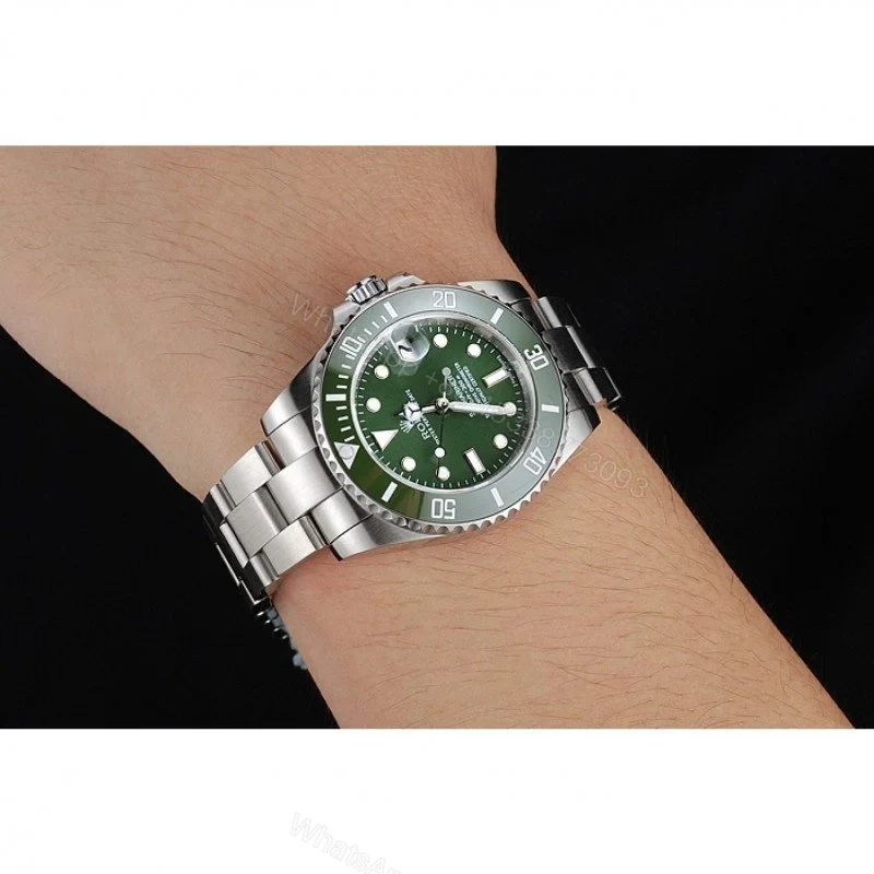 View 10 of Replica Rolex Submariner Green Dial 1454151
