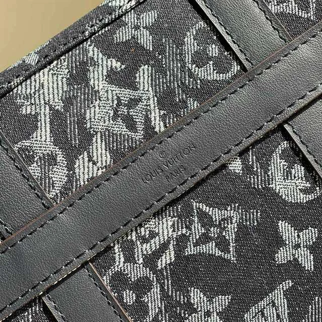 View 9 of LOUIS VUITTON TRUNK MESSENGER MONOGRAM CANVAS M57282
