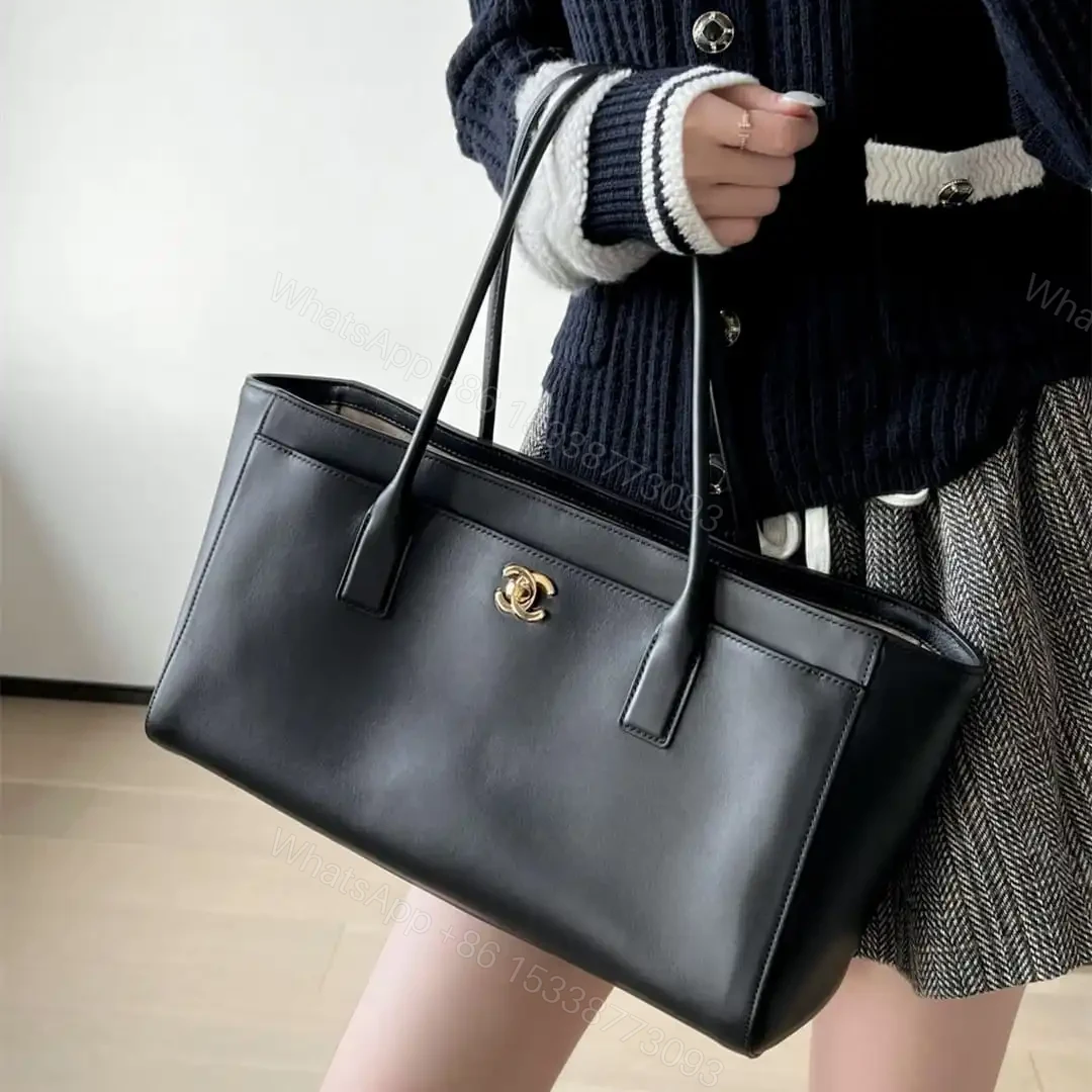 View 25 of 高仿Chanel*26S系列AS6243小牛皮單肩包小號黑色免檢版