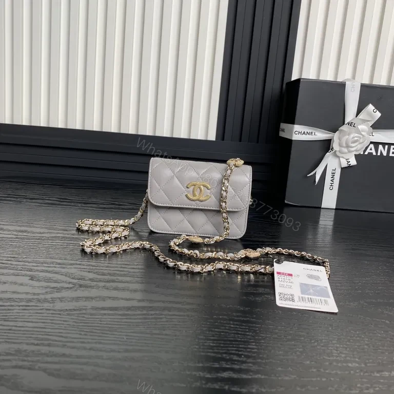 Compact Quilted Crossbody Bag: Chanel-Inspired Gold Chain Luxury — view 1