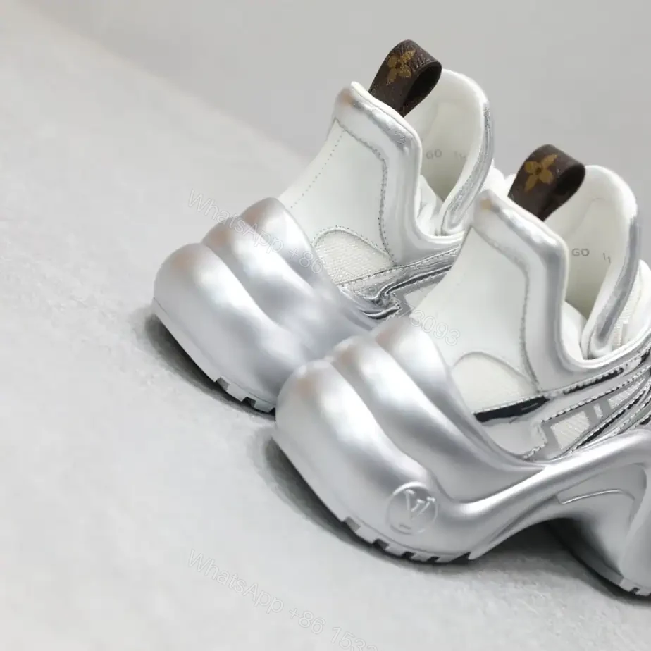 View 4 of LV ARCHLIGHT SNEAKER – LSVM004