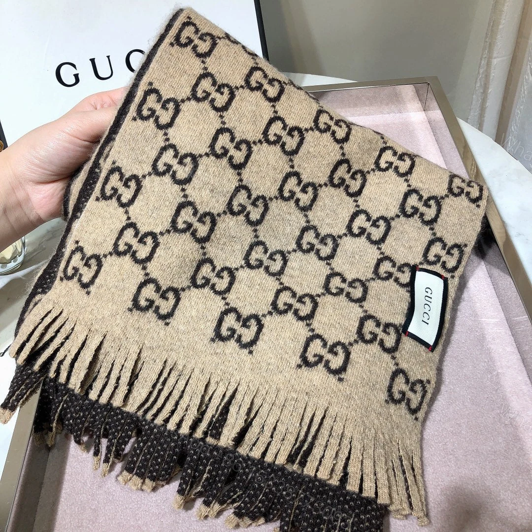 View 5 of EN – Luxury GCI Scarf 009