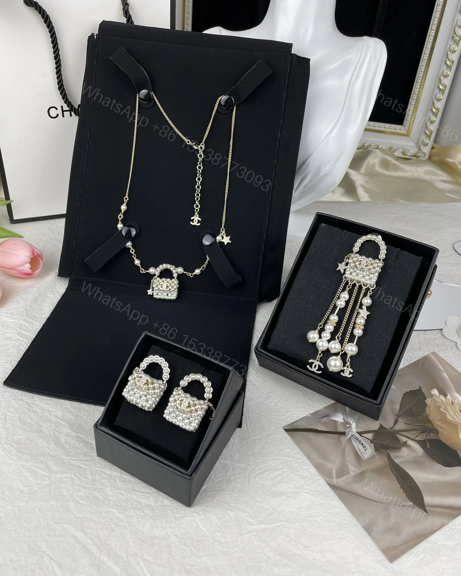 View 7 of EN – Lux Chanel Necklaces 005