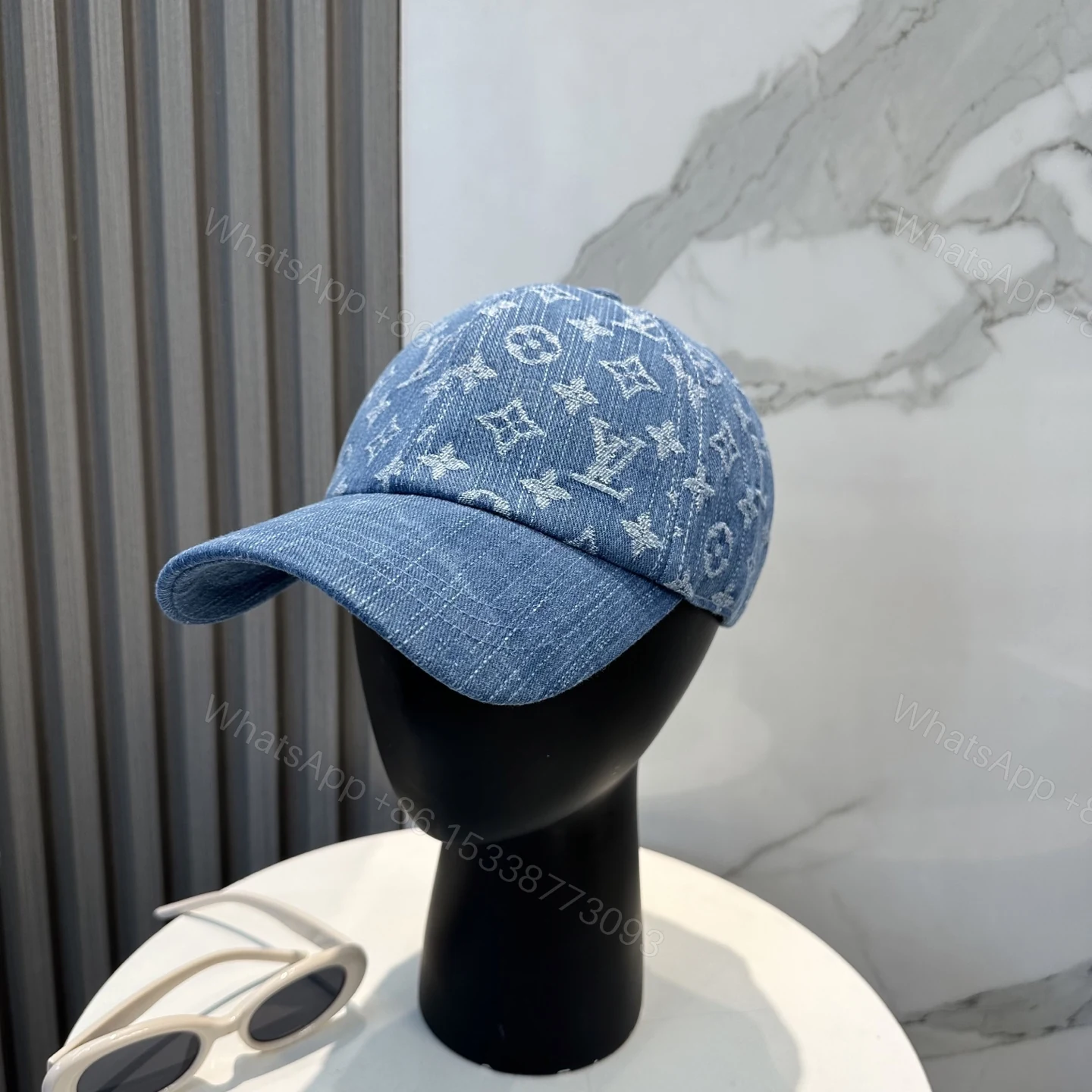 LV 高仿牛仔藍棒球帽 滿版經典字母壓紋 — view 1