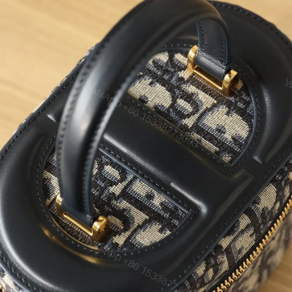 View 8 of 高仿Dior*SignatureVanity系列盒子包免檢版
