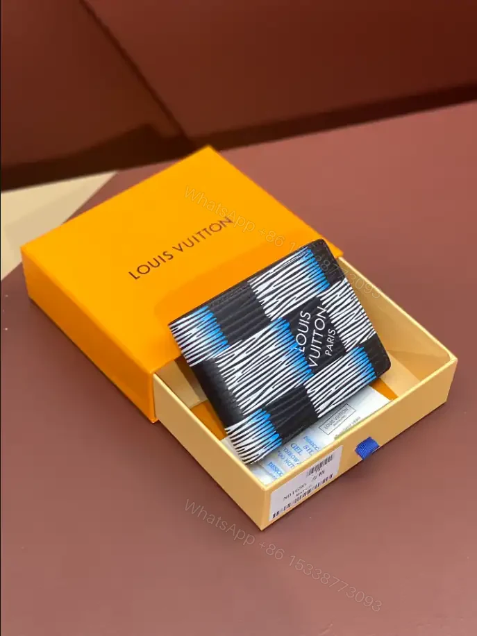 View 2 of LV SLENDER WALLET – RRG081