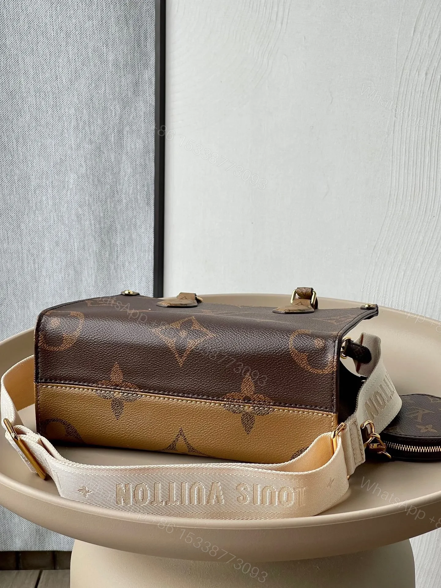 View 3 of Louis Vuitton LV On The Go Like Auth Handbags LV Pattern 25x19x11.5cm