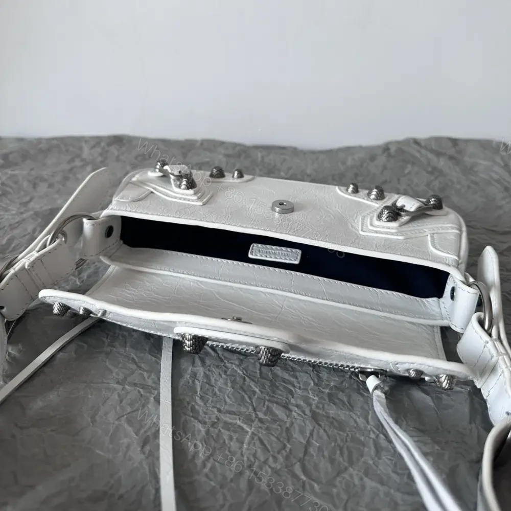 View 9 of 高仿Balenciaga*LeCagole2024新款法棍包白色XS