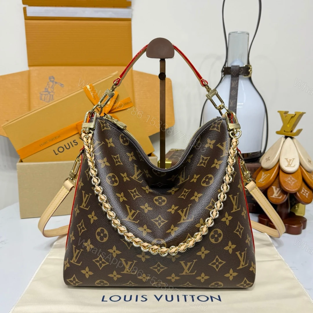 Louis Vuitton Multipass handbag in Monogram canvas — view 1