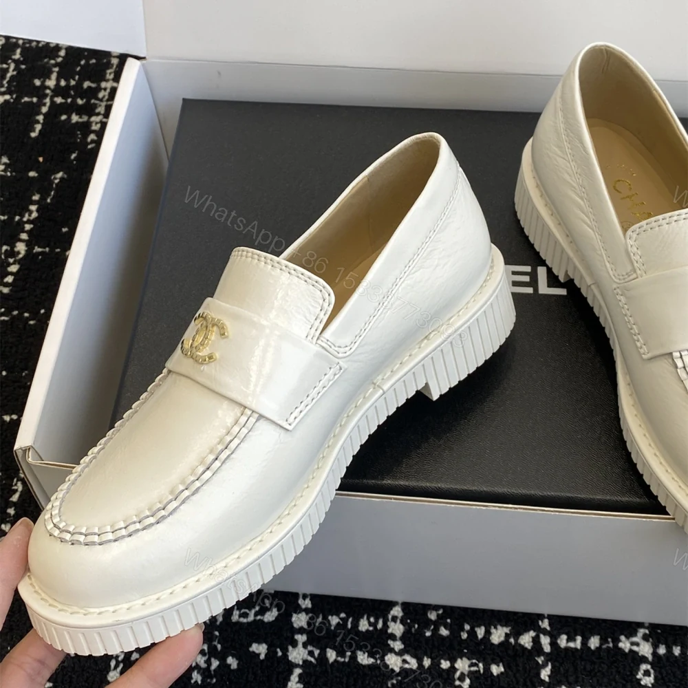 View 6 of 高仿Chanel*25C系列G46112A小牛皮樂福鞋白色免檢版