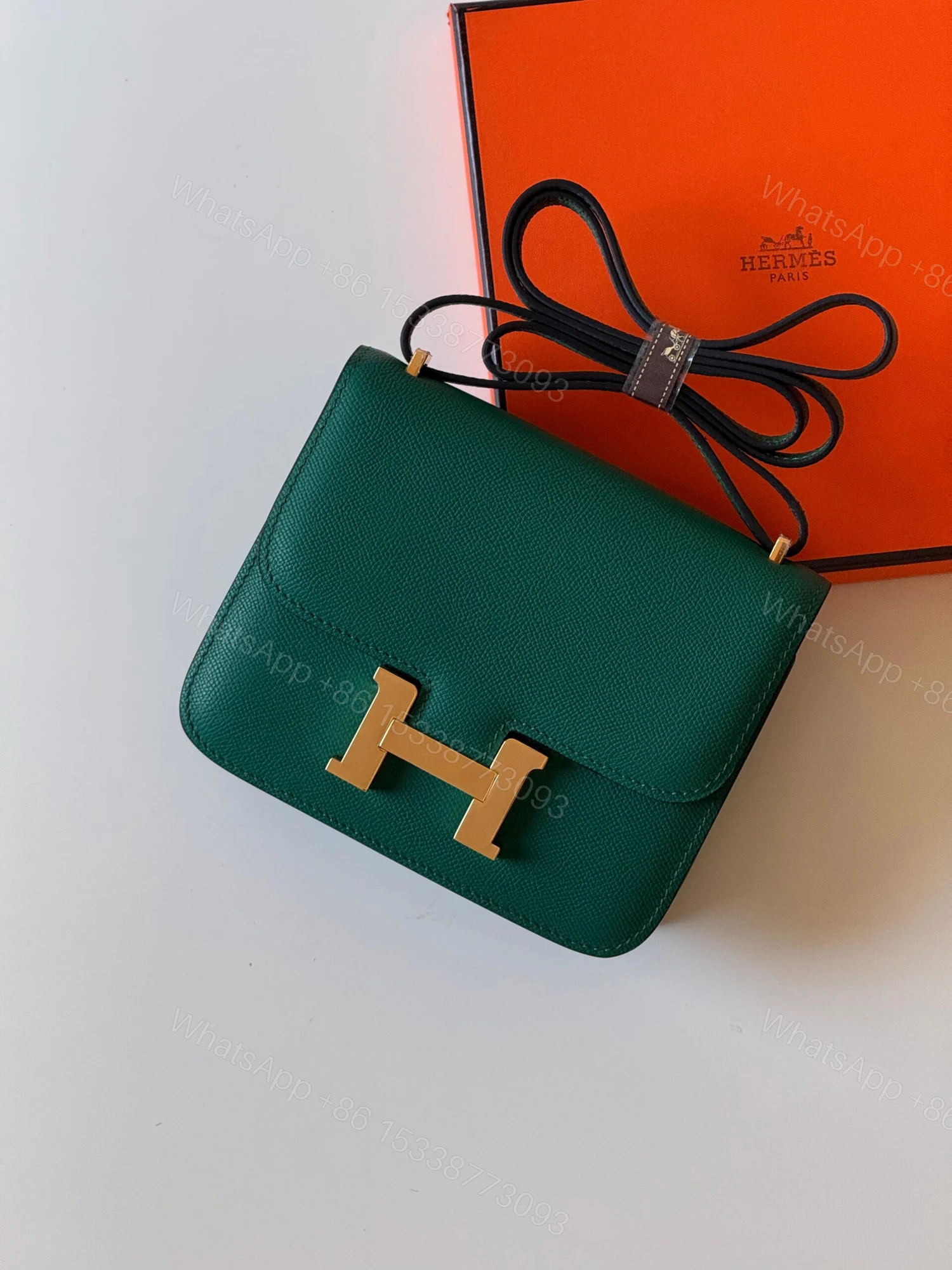 Hermès Constance 18 bag in Malachite Green Epsom Leather — view 1