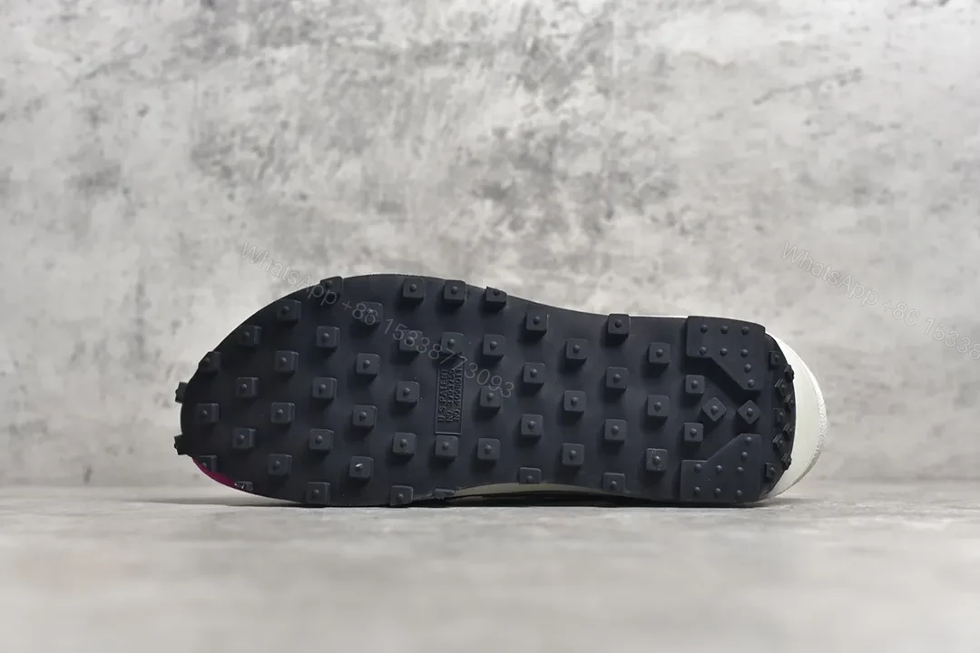 View 9 of Sacai × Nike WAffle pine gree Reps