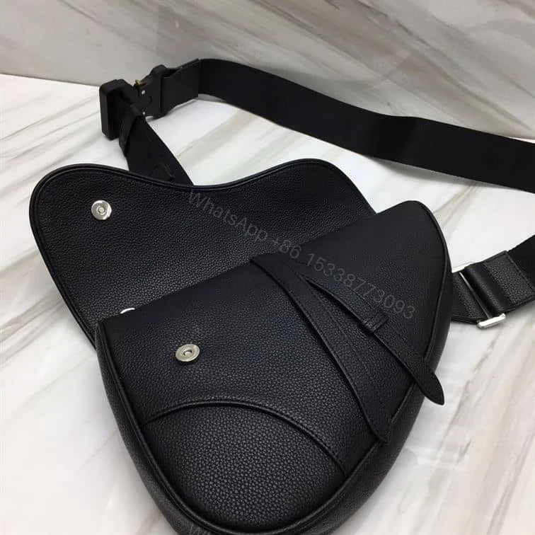View 5 of SADDLE BAG BLACK GRAINED CALFSKIN – DR05