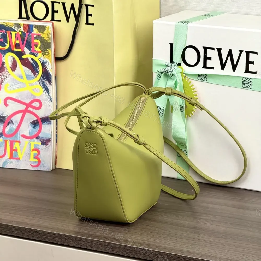 View 4 of 高仿Loewe*Hobo系列4221單肩斜挎包淺苔綠Mini免檢版
