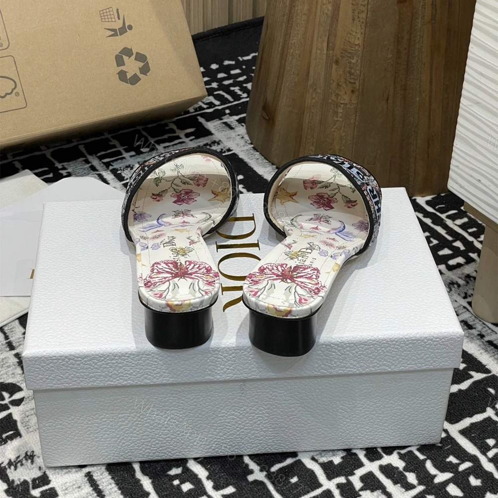 View 9 of 高仿Dior*Dway系列KCO222圓頭套腳拖鞋短踭白色彩花免檢版