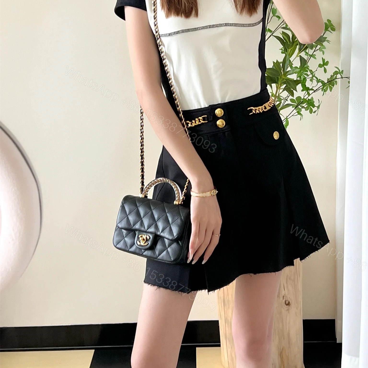 View 19 of 高仿Chanel*24S系列AS4847小羊皮黑色單肩包免檢版