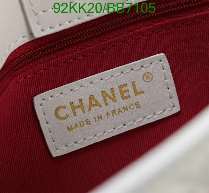 View 26 of Chanel Black Casual Hobo Handbag in Genuine Leather BB1234 – Stunning Design Aesthetics
