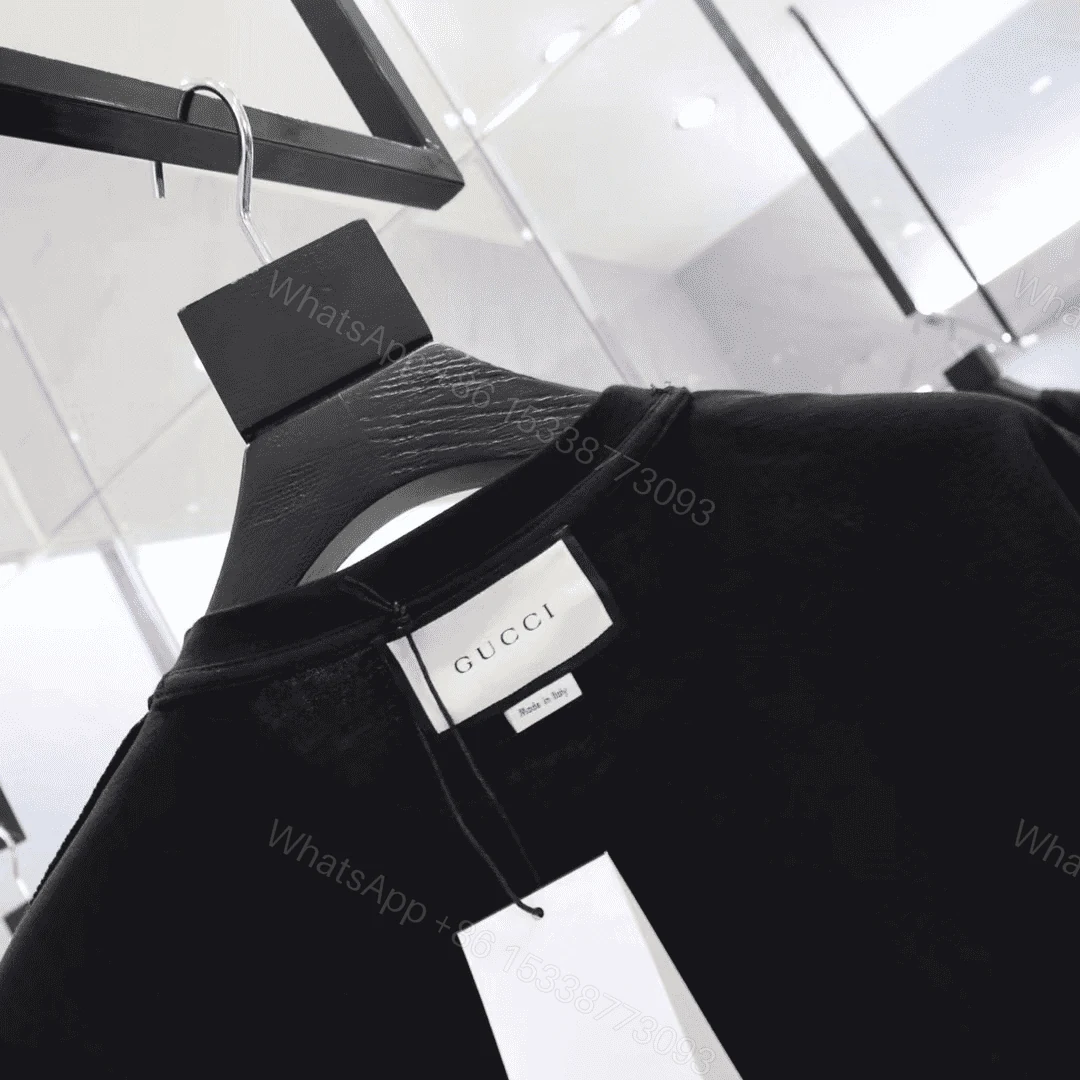 View 3 of GUCCI BOUTIQUE T-SHIRT CLOTHING – GC90