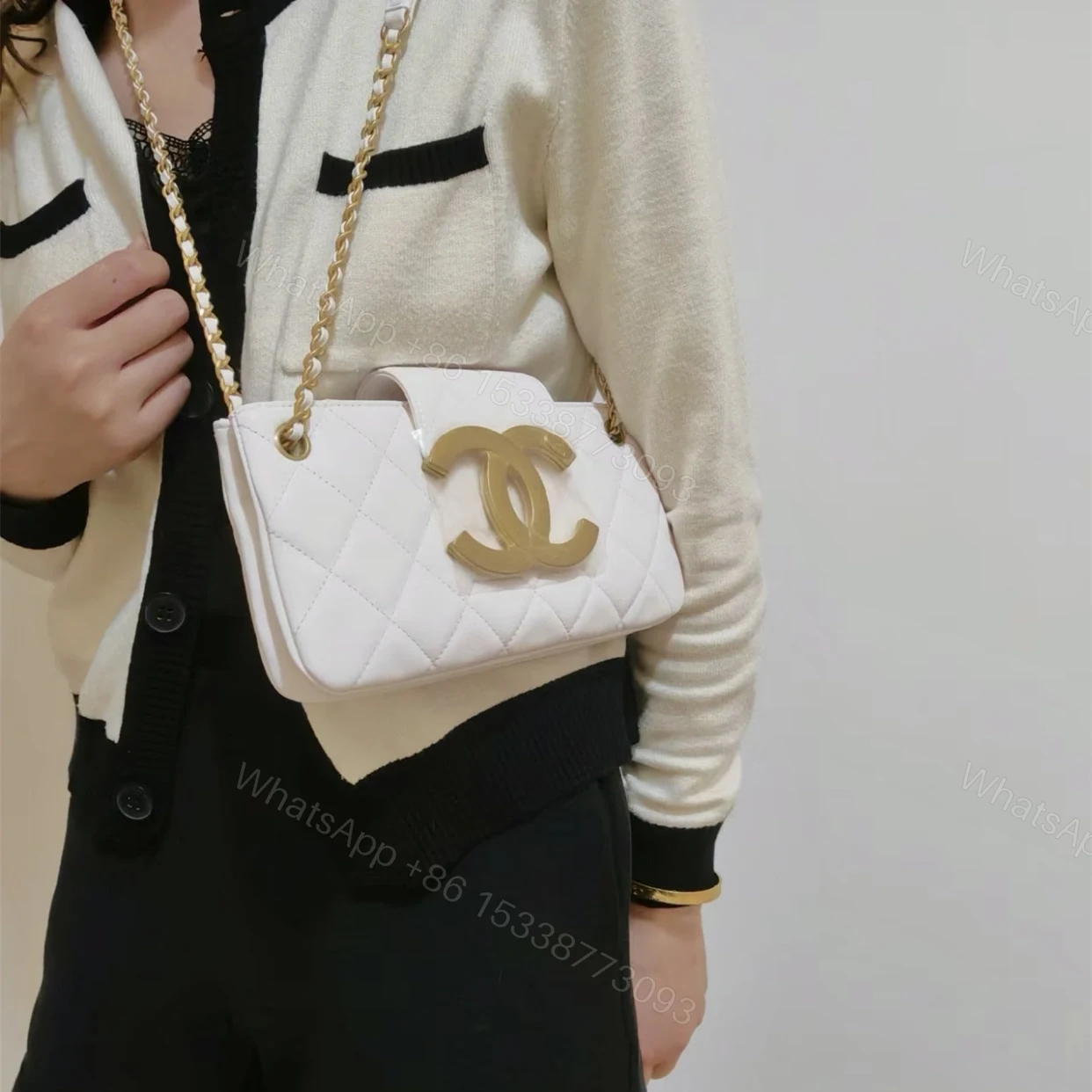 View 23 of 高仿Chanel*24C系列AS4611法棍包白色免檢版