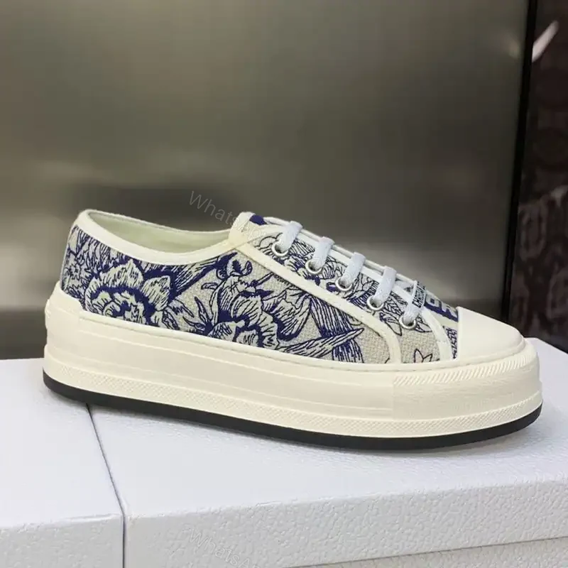 WALK’N’DIOR PLATFORM SNEAKERS UNISEX JARDIN D’HIVER EMBROIDERED BLUE – CD187 — view 1