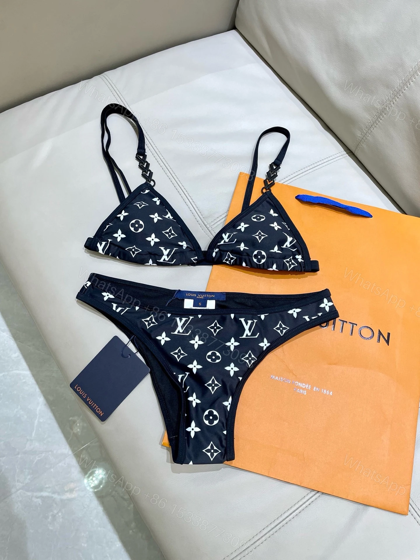 LV 高仿 黑色Monogram比基尼套装 性感显瘦分体泳衣 — view 1