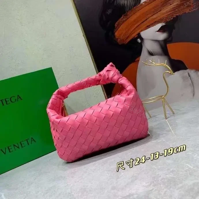 BOTTEGA — view 1