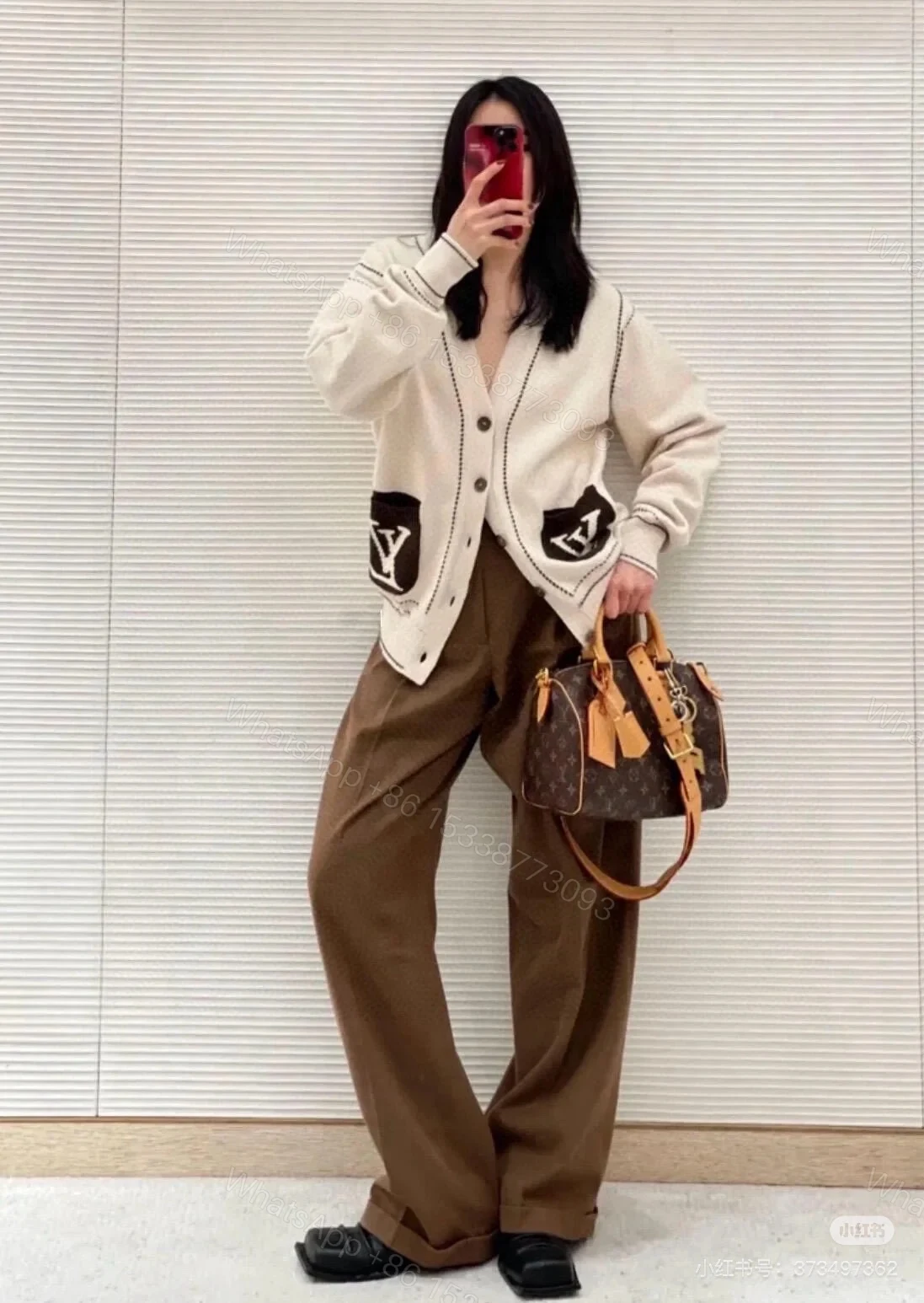 LV 高仿女士針織外套奶白撞色口袋開襟休閒款 — view 1