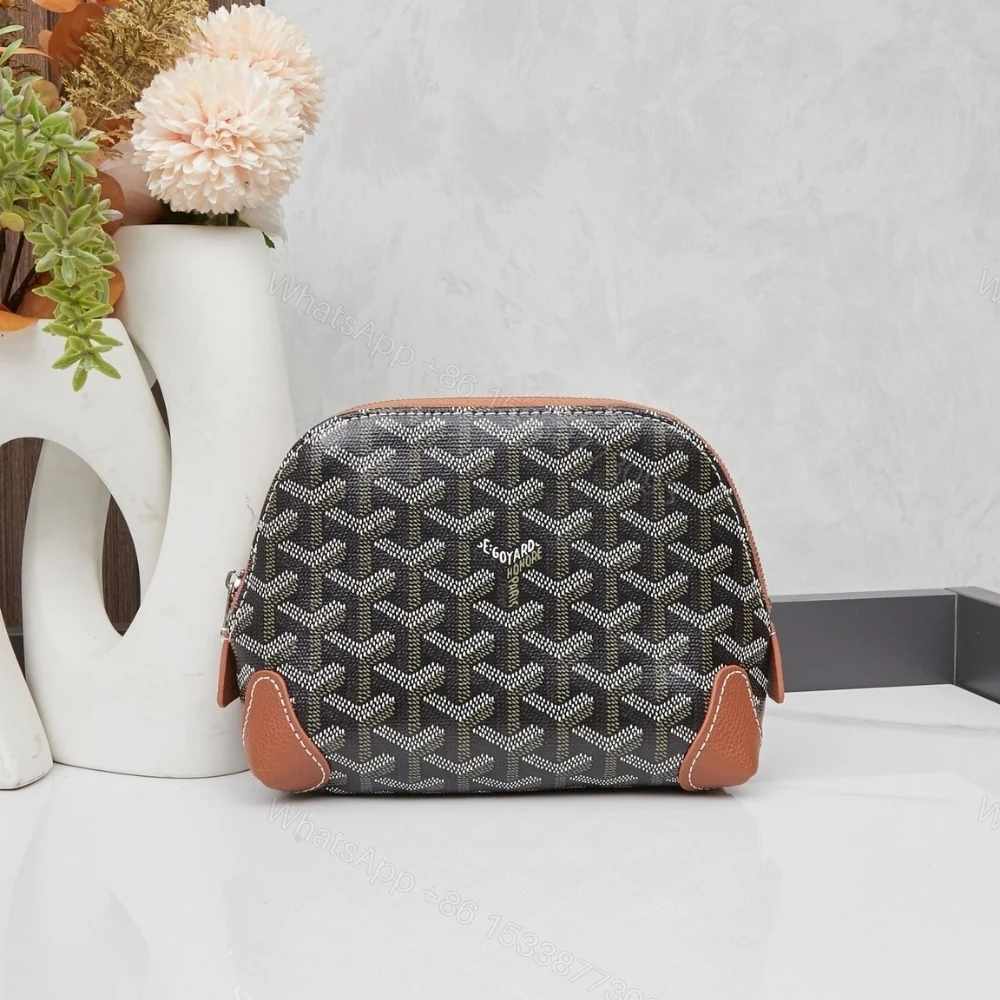 View 2 of GOYARD VENDÔME COSMETIC POUCH BLACK AND TAN 18CM VENDOTPMLTY01CL03P