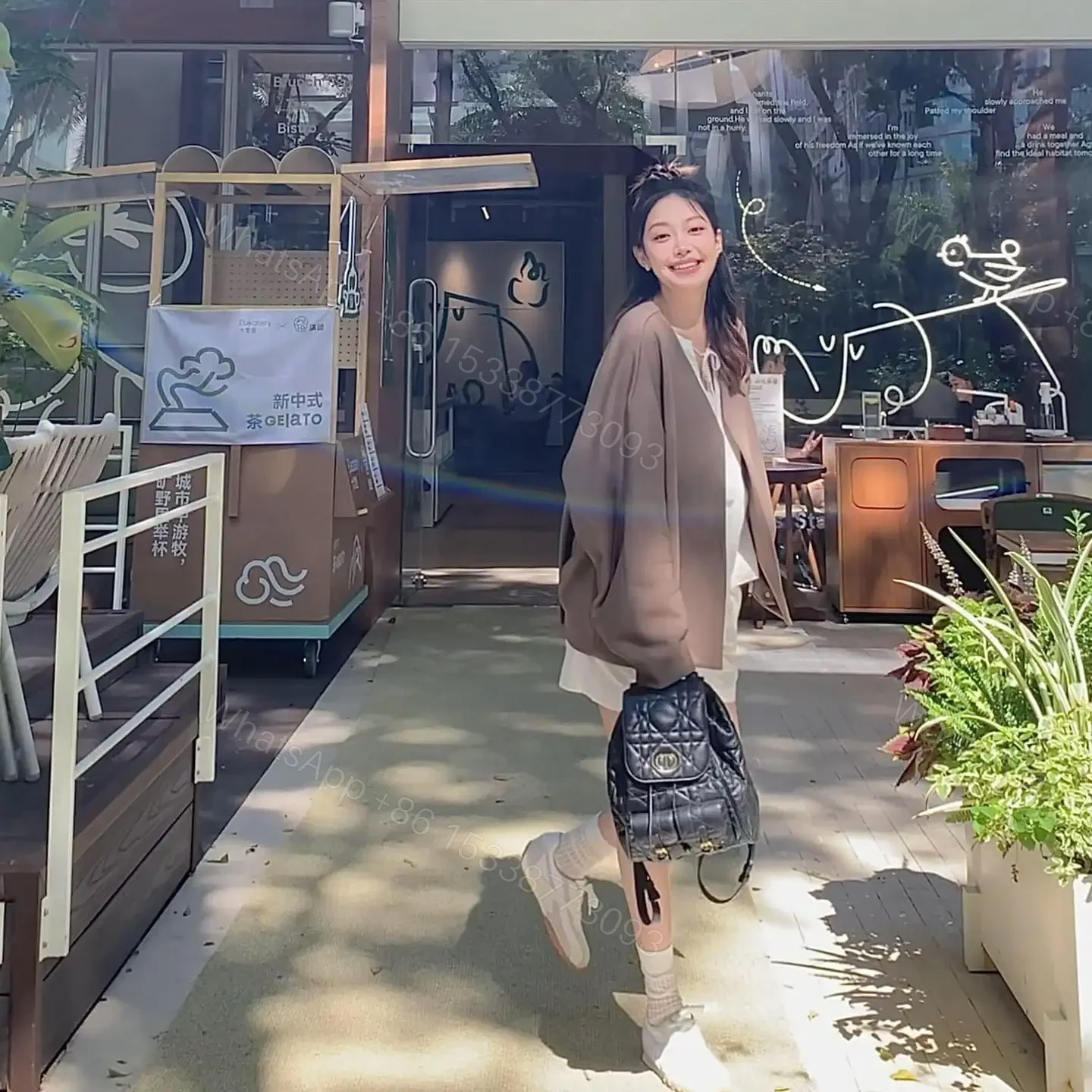 View 15 of 高仿Dior*Caro系列M6301M900小羊皮雙肩包黑色中號免檢版