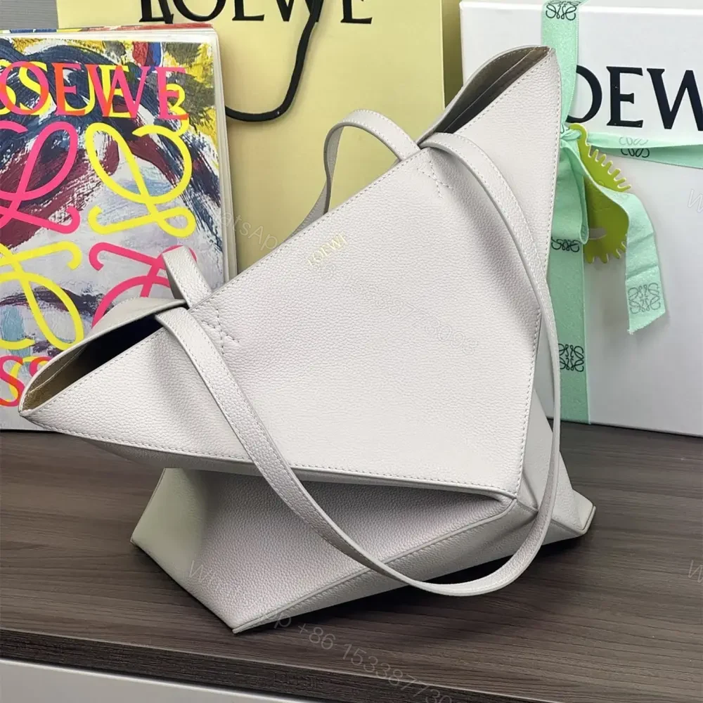 View 5 of 高仿Loewe*Fold系列1769小牛皮Tote手袋米灰色中號免檢版
