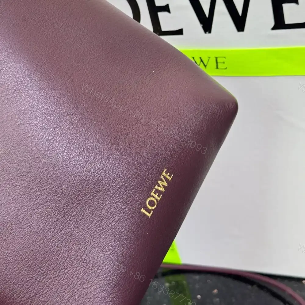 View 8 of 高仿Loewe*Pebble系列7240小牛皮斜跨包酒紅色免檢版
