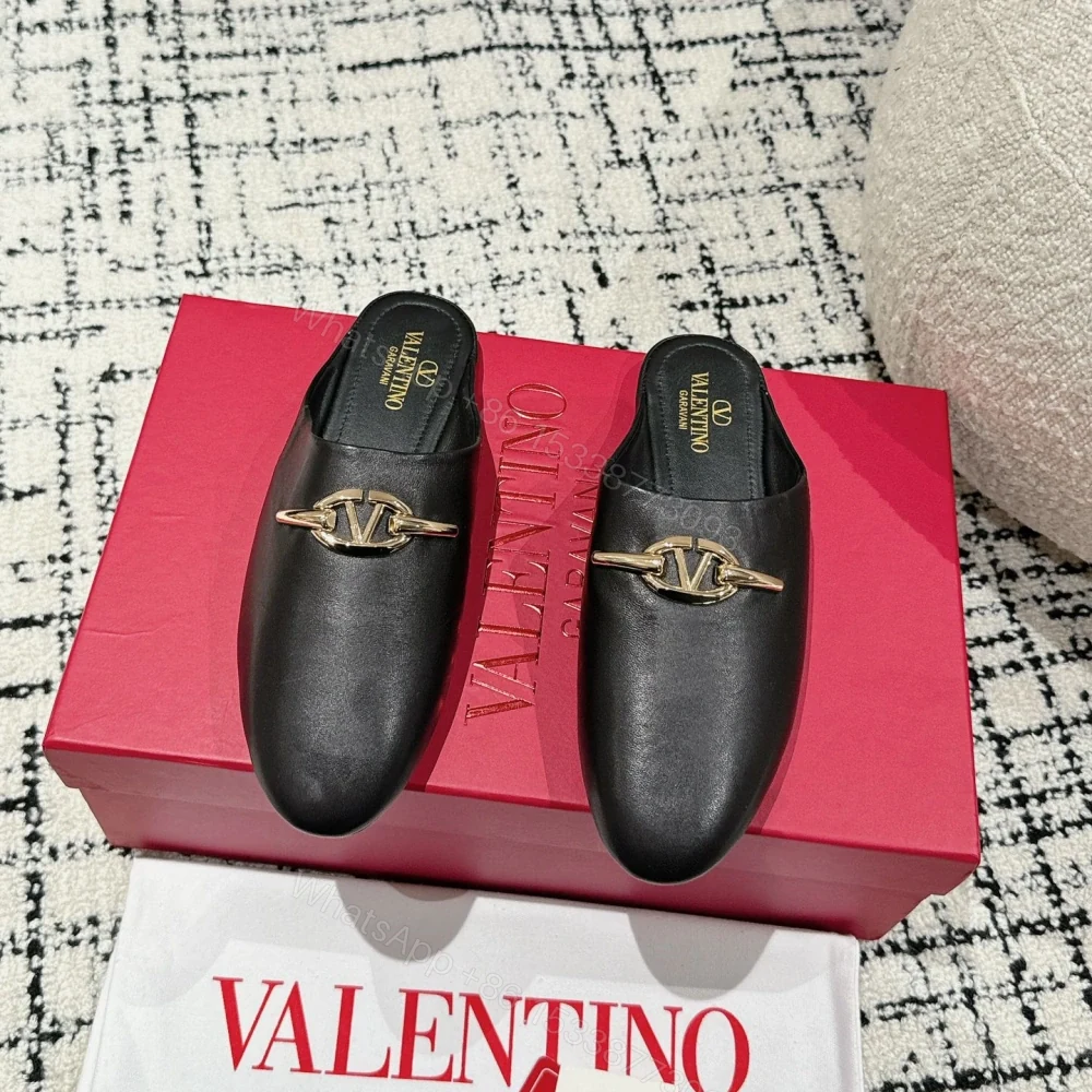 View 2 of 高仿Valentino*4W2S0IY簡約包頭拖鞋小牛皮黑色免檢版