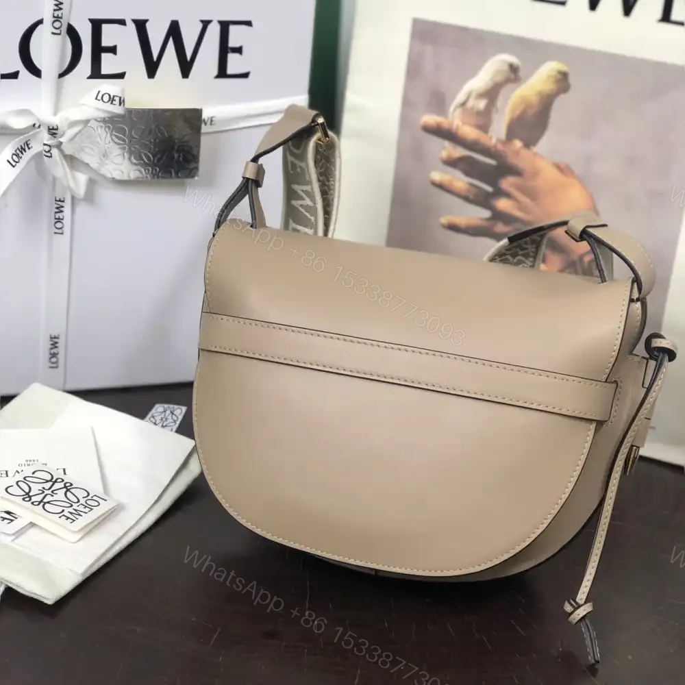 View 8 of 高仿Loewe*Gate系列2150小牛皮斜挎包沙色Mini免檢版