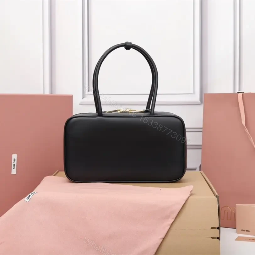 View 2 of 高仿miumiu*5BB172壓紋LOGO手提包小牛皮黑色免檢版