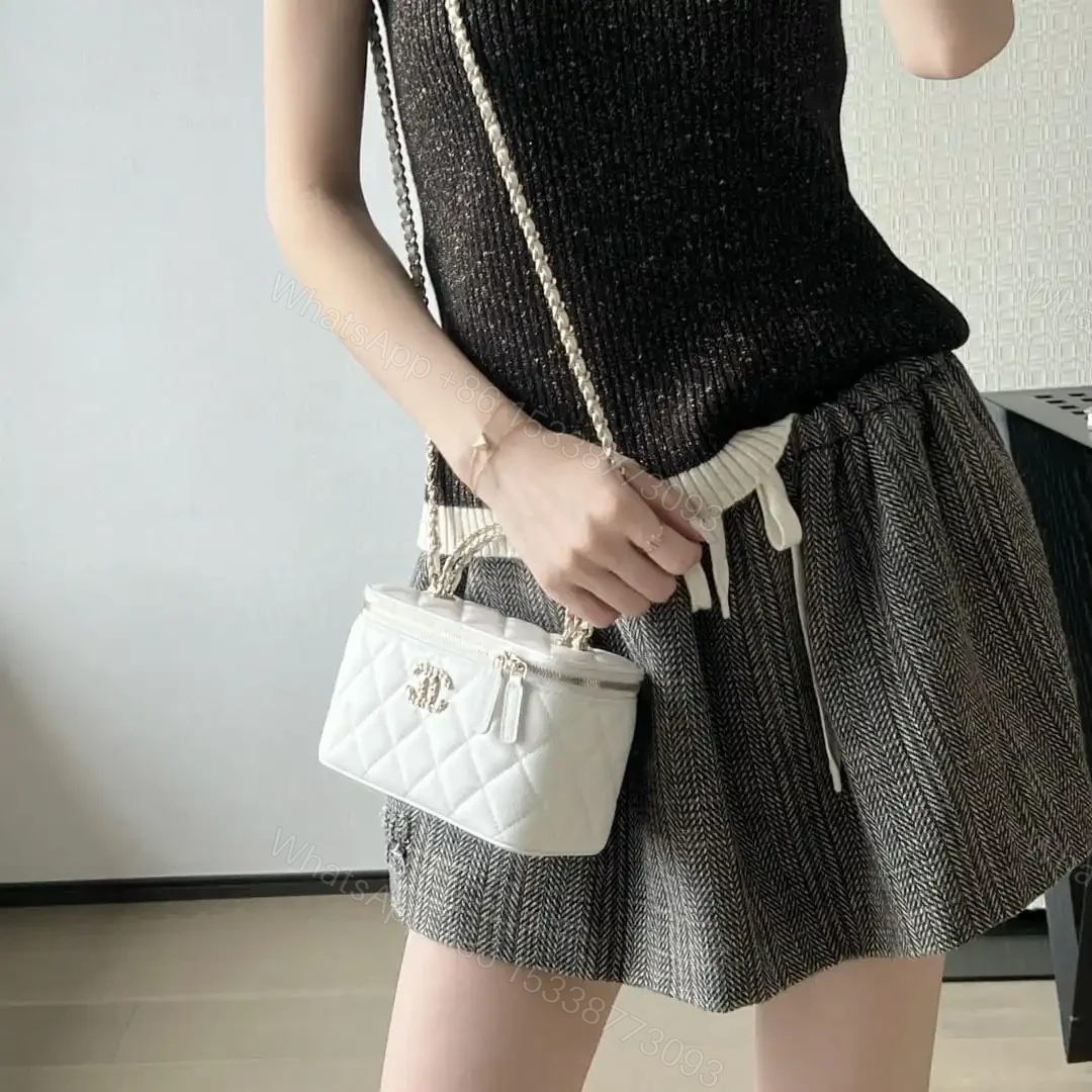 View 21 of 高仿Chanel*26S系列AP5182小球紋牛皮盒子包白色免檢版