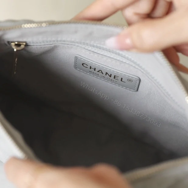 View 8 of 高仿Chanel24P*AS4319球紋牛皮單肩包免檢版