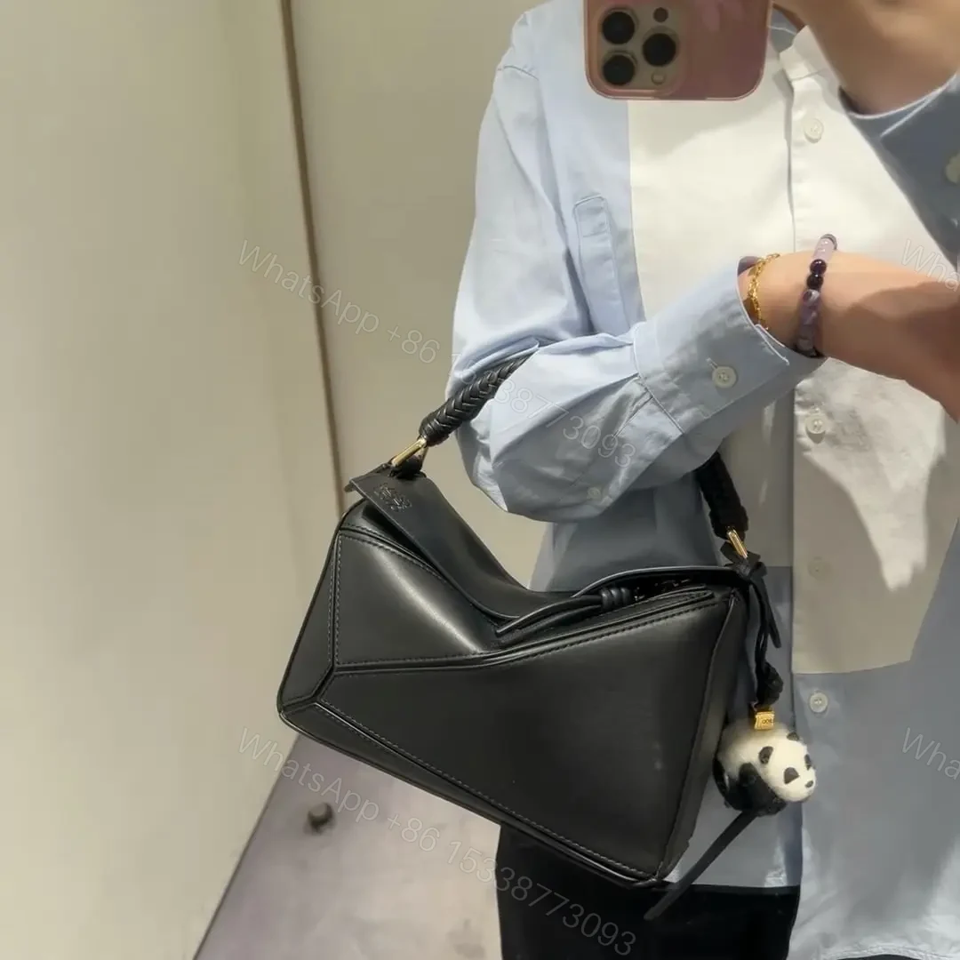 View 17 of 高仿Loewe*Puzzle系列1100小牛皮單肩包黑色小號免檢版