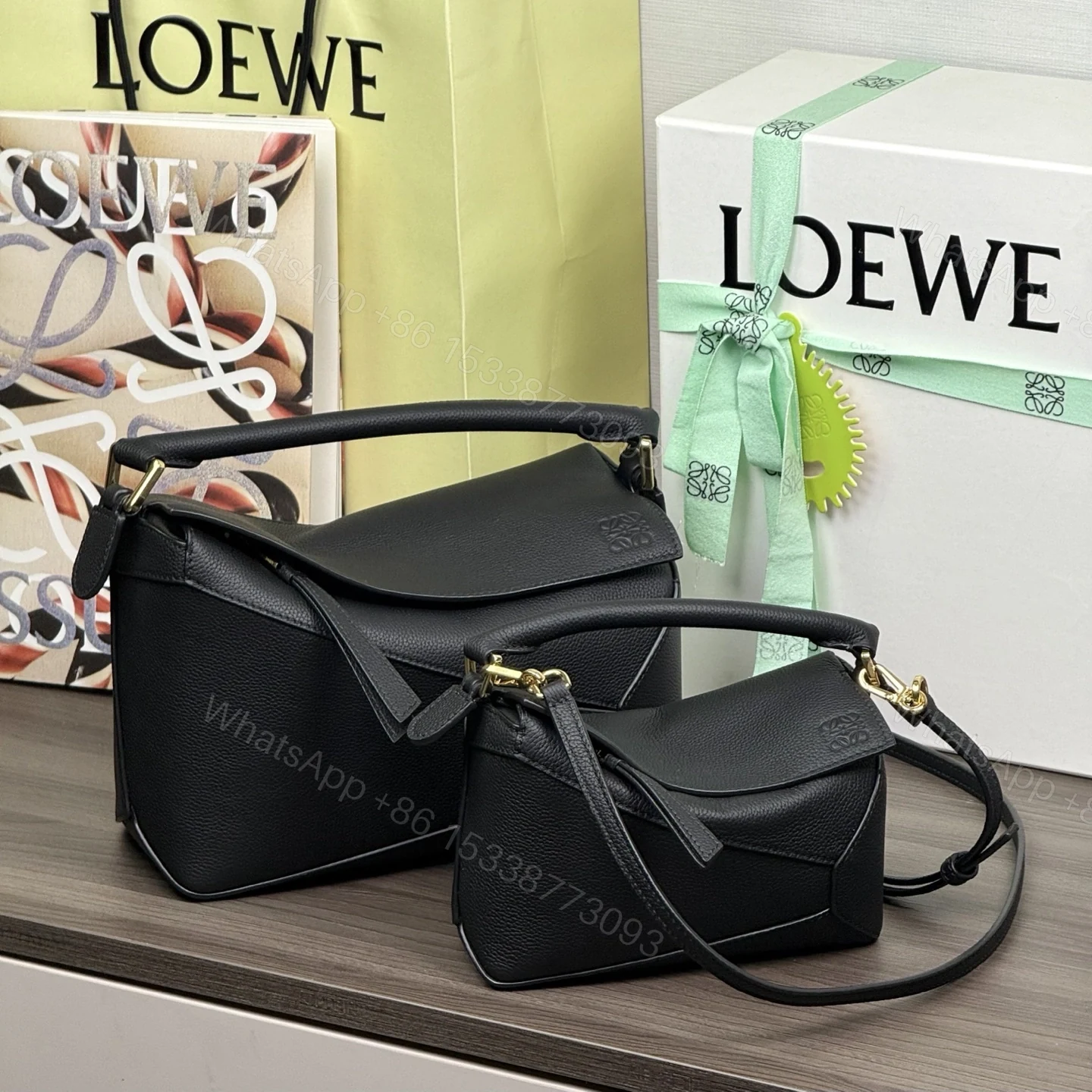 View 8 of 高仿Loewe*Puzzle系列1100單肩包小牛皮黑色Mini免檢版