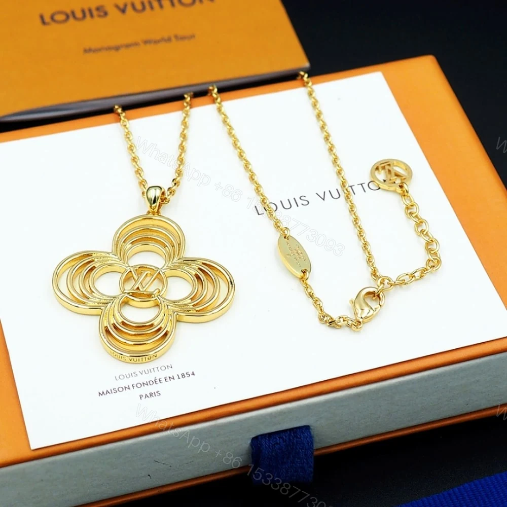 View 4 of LOUIS VUITTON LV BREEZE PENDANT GOLD M02805