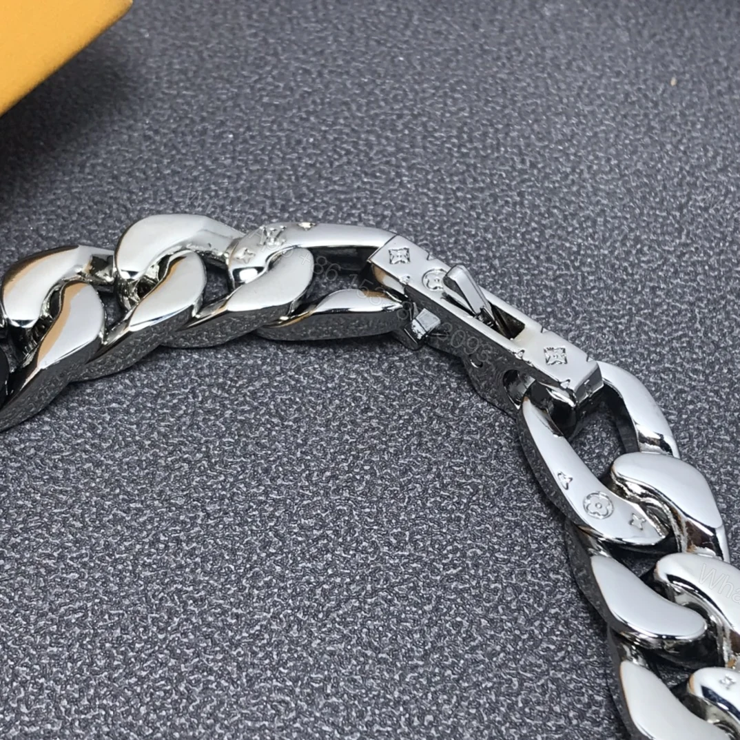View 7 of EN – Lux LV Necklaces 062